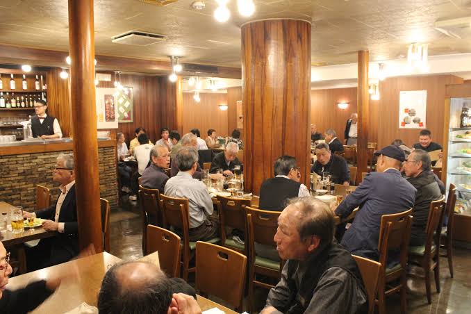 The historic Kamiya Bar building in Asakusa, featuring a traditional Denki Bran tasting experience.
