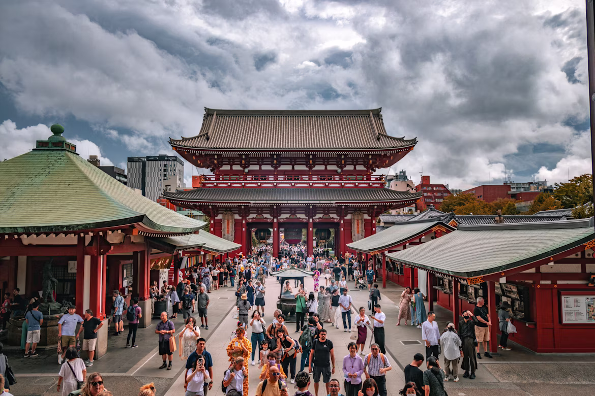 The massive red paper lantern at Kaminarimon gate leading to Senso-ji Temple in Asakusa